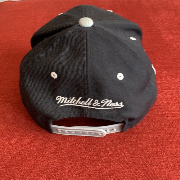 Men’s Hat. Oakland Raiders! - Picture 2 of 5